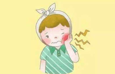 進(jìn)食、遇到冷熱刺激時產(chǎn)生疼痛